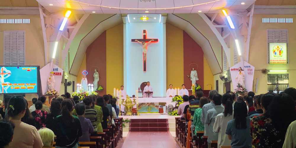 KHAI MẠC THÁNG HOA DÂNG KÍNH ĐỨC MẸ MARIA